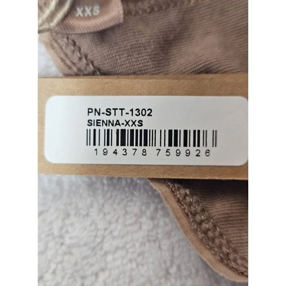 Skims string panty Nwt‎